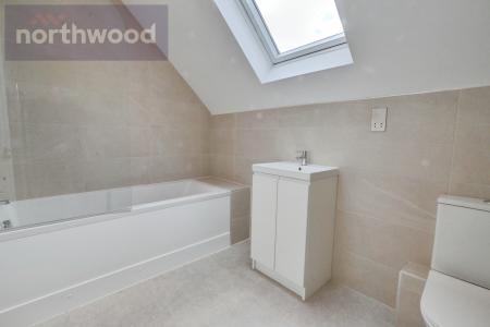 3 bedroom Flat to let in Bay Horse, Main Street