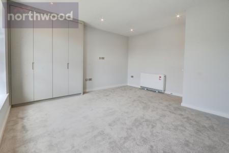 3 bedroom Flat to let in Bay Horse, Main Street