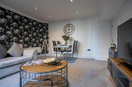 1 bedroom Flat to let in Cocoa Suites, Navigation Road