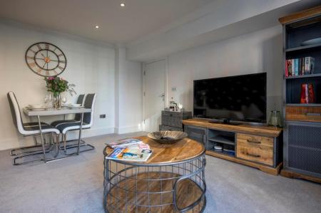 1 bedroom Flat to let in Cocoa Suites, Navigation Road