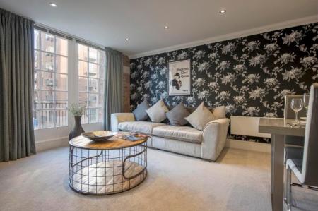 1 bedroom Flat to let in Cocoa Suites, Navigation Road
