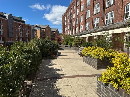 1 bedroom Flat to let in Cocoa Suites, Navigation Road