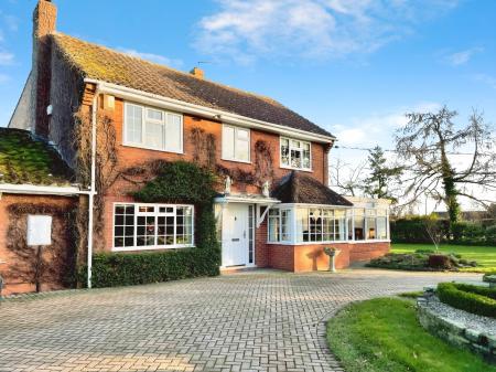 4 bedroom Detached house to let in Stillington Road, Sutton On The Forest, York, YO61