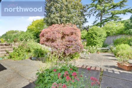 2 bedroom Semi-detached bungalow for sale in Aldersyde, York, YO24