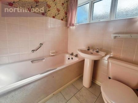 2 bedroom Semi-detached bungalow for sale in Aldersyde, York, YO24