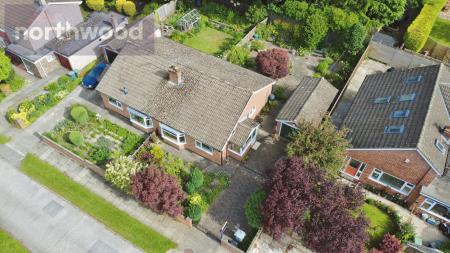 2 bedroom Semi-detached bungalow for sale in Aldersyde, York, YO24