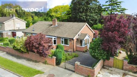 2 bedroom Semi-detached bungalow for sale in Aldersyde, York, YO24