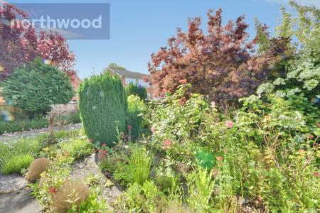 2 bedroom Semi-detached bungalow for sale in Aldersyde, York, YO24