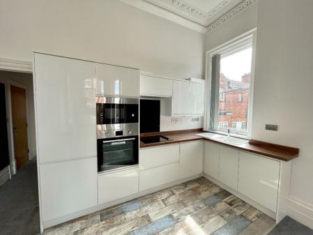 2 bedroom Flat to let in Wenlock Terrace, Fulford, YO10