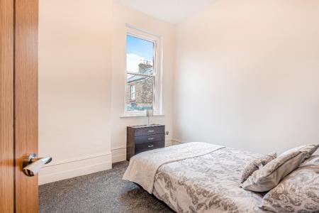 2 bedroom Flat to let in Wenlock Terrace, Fulford, YO10
