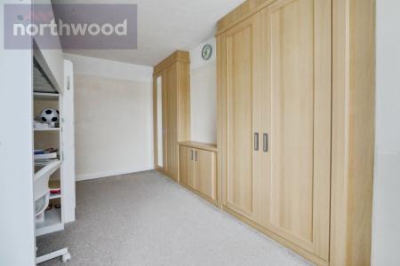 4 bedroom Semi-detached house for sale in Broadway, Fulford, YO10