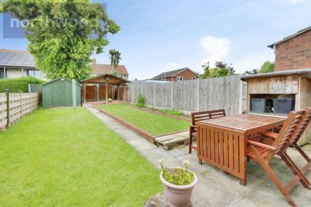 4 bedroom Semi-detached house for sale in Broadway, Fulford, YO10
