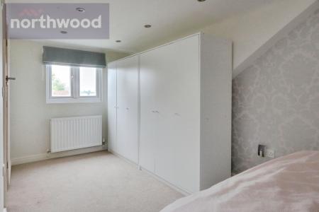 4 bedroom Semi-detached house for sale in Broadway, Fulford, YO10