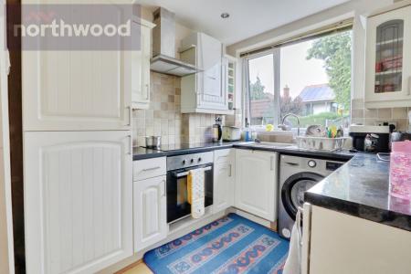4 bedroom Semi-detached house for sale in Broadway, Fulford, YO10