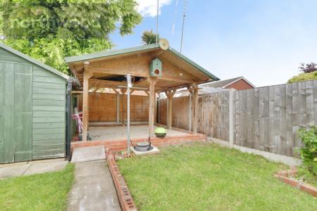 4 bedroom Semi-detached house for sale in Broadway, Fulford, YO10