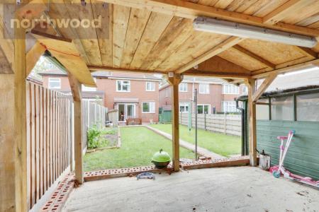 4 bedroom Semi-detached house for sale in Broadway, Fulford, YO10