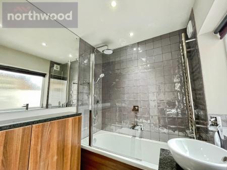 2 bedroom Terraced House to let in Oakville Street, York, YO31