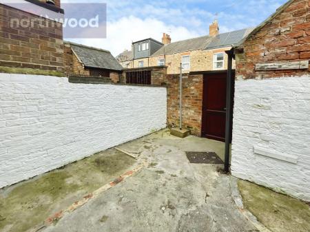2 bedroom Terraced House to let in Oakville Street, York, YO31