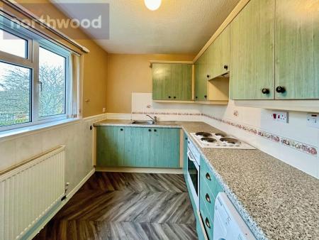 2 bedroom Flat to let in Carentan Close, Selby, YO8