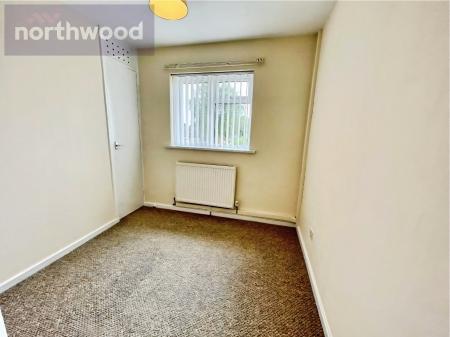 2 bedroom Flat to let in Carentan Close, Selby, YO8