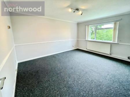 2 bedroom Flat to let in Carentan Close, Selby, YO8