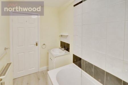 2 bedroom Terraced House to let in Sycamore Close, Skelton, York, YO30
