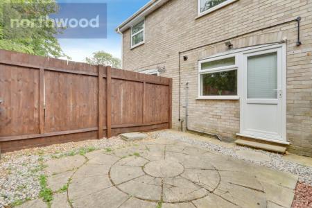 2 bedroom Terraced House to let in Sycamore Close, Skelton, York, YO30