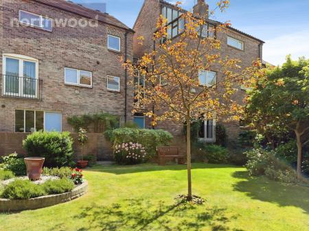 1 bedroom Flat to let in St Andrewgate, City Centre, York, YO1