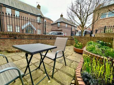 1 bedroom Flat to let in St Andrewgate, City Centre, York, YO1
