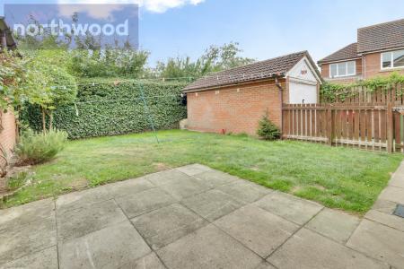 3 bedroom Detached house to let in Jervis Court, Sutton on Derwent, YO41