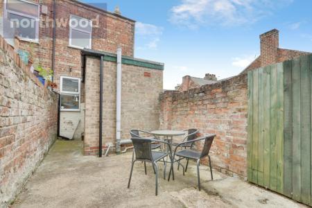 2 bedroom End of terrace house to let in Argyle Street, South Bank, York, YO23