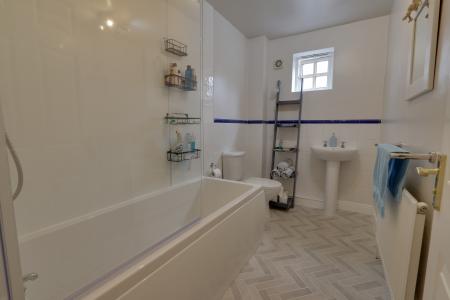 2 bedroom Flat to let in St Andrew Place, Aldwark, York, YO1