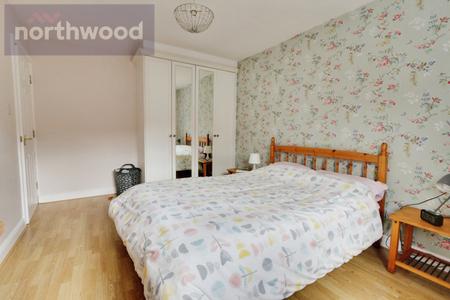 2 bedroom Flat to let in St Andrew Place, Aldwark, York, YO1