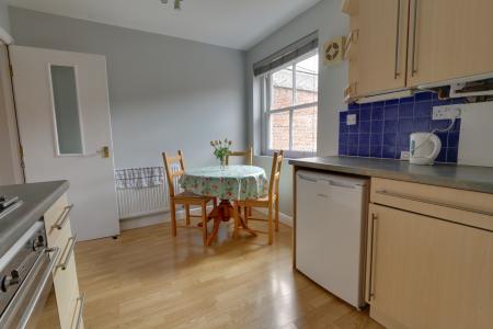 2 bedroom Flat to let in St Andrew Place, Aldwark, York, YO1