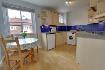 2 bedroom Flat to let in St Andrew Place, Aldwark, York, YO1