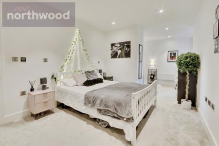 2 bedroom Flat for sale in Piccadilly, York, YO1