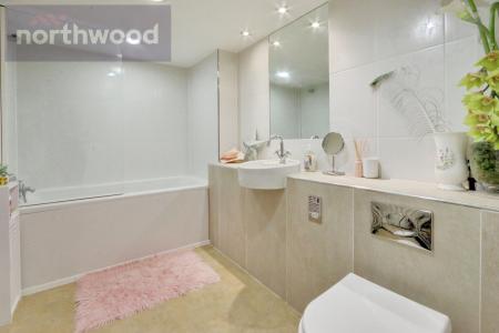 2 bedroom Flat for sale in Popeshead Court Peter Lane, York, YO1