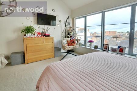 2 bedroom Flat for sale in Popeshead Court Peter Lane, York, YO1