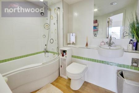 2 bedroom Flat for sale in Popeshead Court Peter Lane, York, YO1