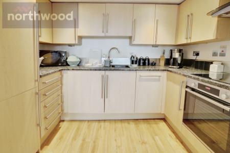 2 bedroom Flat for sale in Popeshead Court Peter Lane, York, YO1