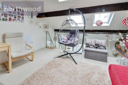 2 bedroom Flat for sale in Popeshead Court Peter Lane, York, YO1