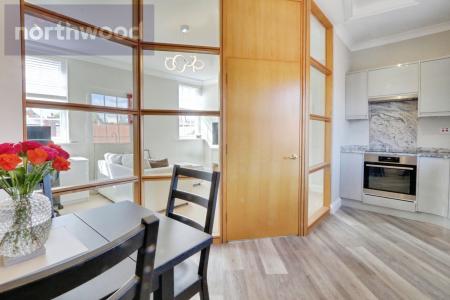 2 bedroom Flat for sale in Trinity Lane, York, YO1