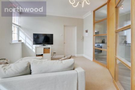 2 bedroom Flat for sale in Trinity Lane, York, YO1