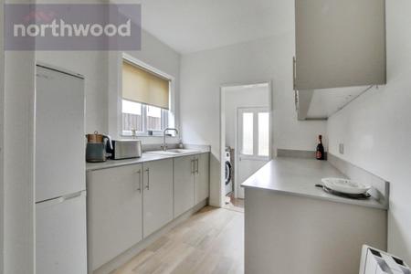 3 bedroom Semi-detached house for sale in Grantham Drive, York, YO26