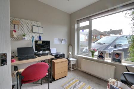 2 bedroom Bungalow for sale in Nursery Gardens, York, YO10