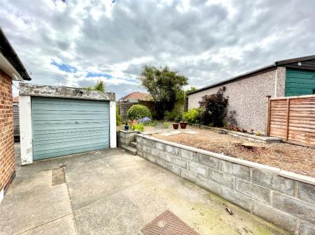 2 bedroom Bungalow for sale in Nursery Gardens, York, YO10