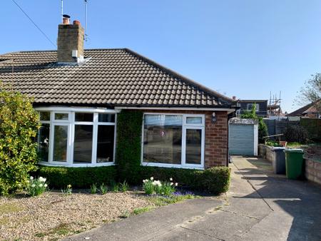 2 bedroom Bungalow for sale in Nursery Gardens, York, YO10