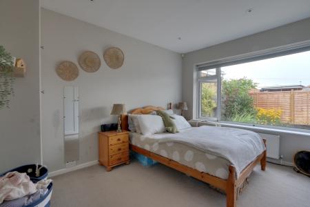 2 bedroom Bungalow for sale in Nursery Gardens, York, YO10