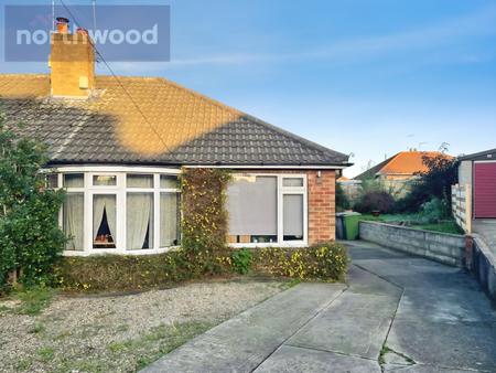 2 bedroom Bungalow to let in Nursery Gardens, York, YO10