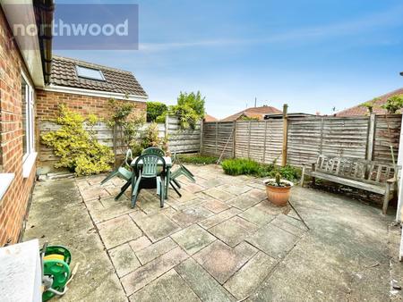 2 bedroom Bungalow to let in Nursery Gardens, York, YO10